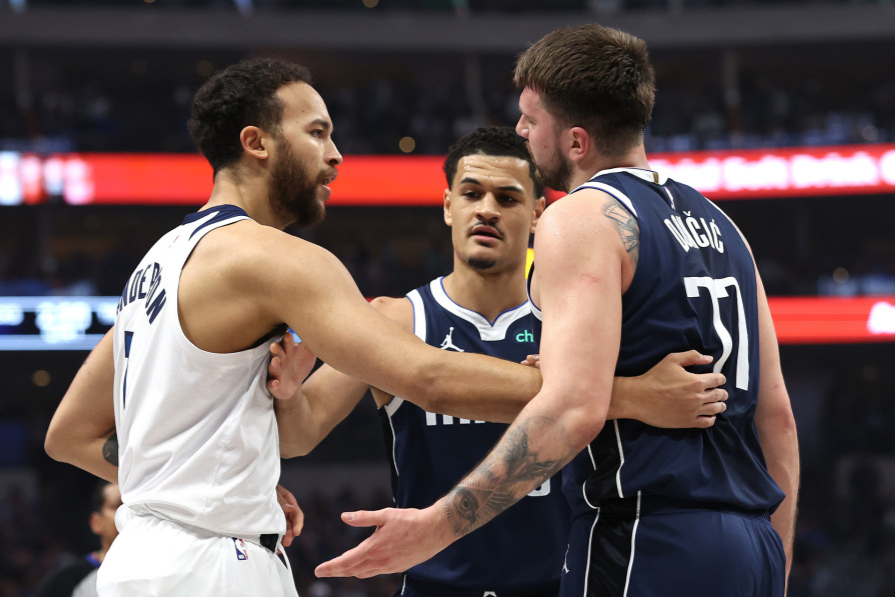 森林狼不敌凯尔特人,唐斯全力以赴无力回天 森林狼不敌凯尔特人,唐斯全力以赴无力回天