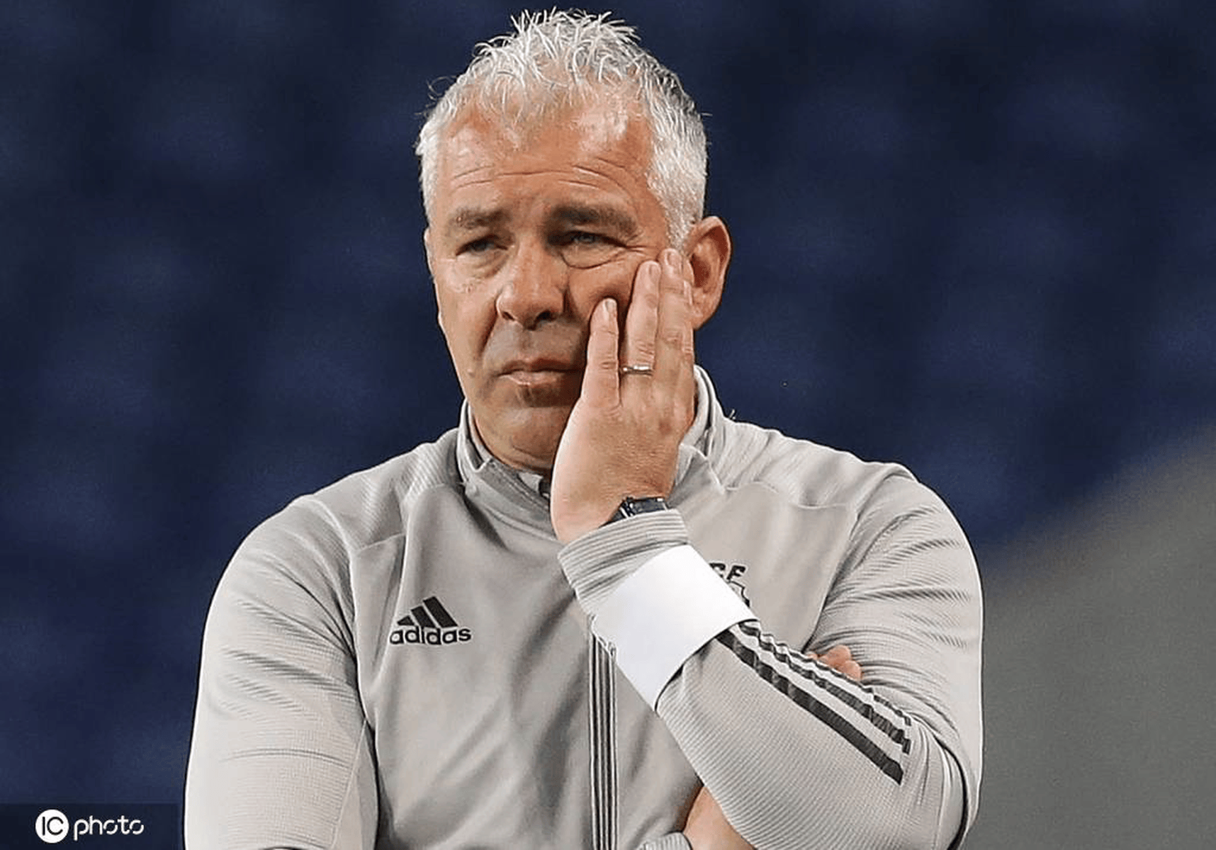 包含欧洲足坛传奇球员回顾，传奇人生的词条