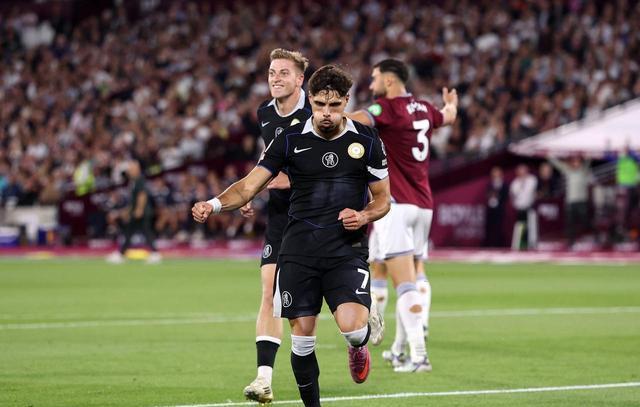 包含西汉姆联爆冷胜利，迎来本赛季首积分的词条