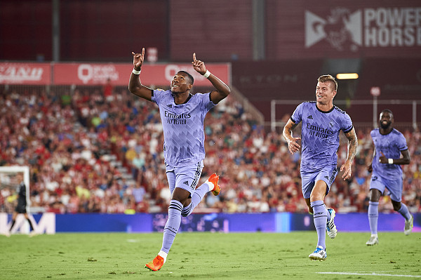 阿尔梅里亚攻防平衡保持不败战绩