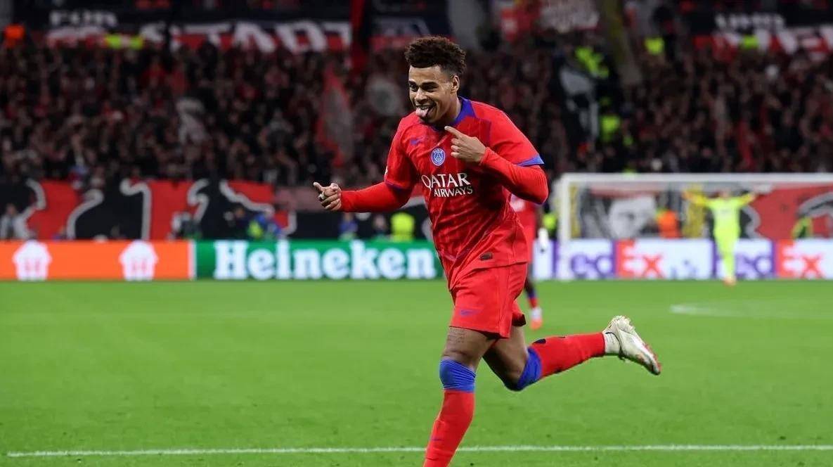 勒沃库森中锋连续进球，成为绝对核心