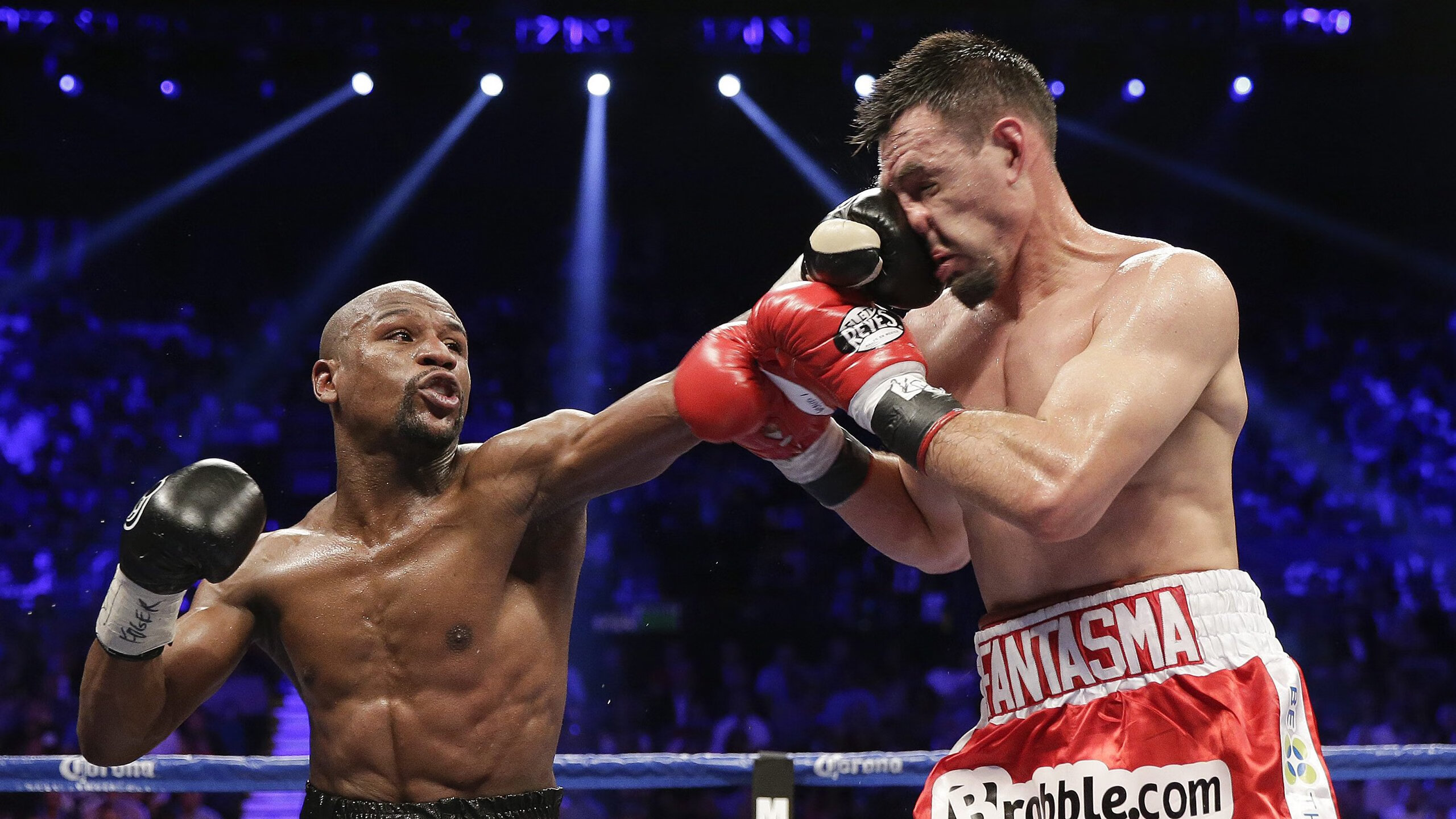 内马尔爆发之夜，AC米兰巅峰对决，胜出曼城的战术密码